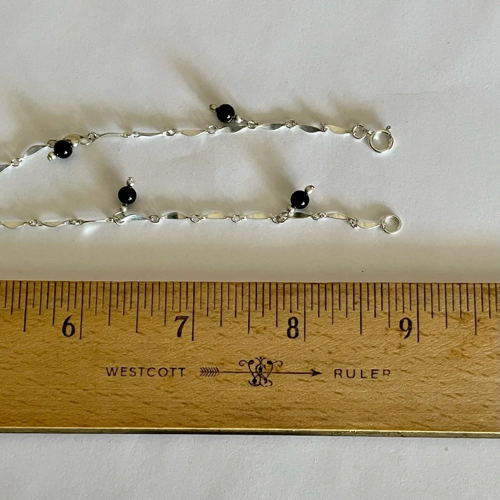 NWOT Silver and Black Beads Anklet/Bracelet 8.75” - Picture 4 of 4